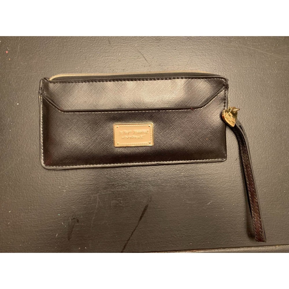 Betsey Johnson Wallet Clutch Black Patent Only Used 2 Times 8.5 x 4.5 SUPER CUTE